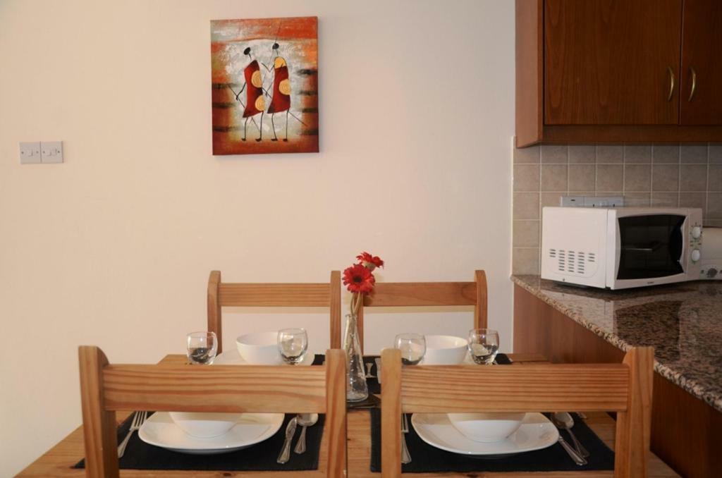 2 Bedroom Poolside Apartment E9 Peyia Luaran gambar
