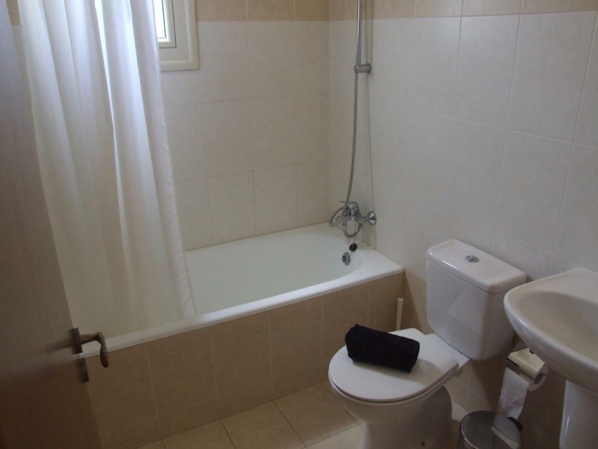 2 Bedroom Poolside Apartment E9 Peyia Luaran gambar
