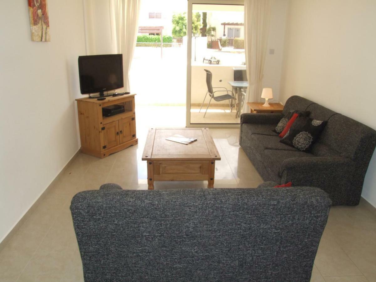 2 Bedroom Poolside Apartment E9 Peyia Luaran gambar